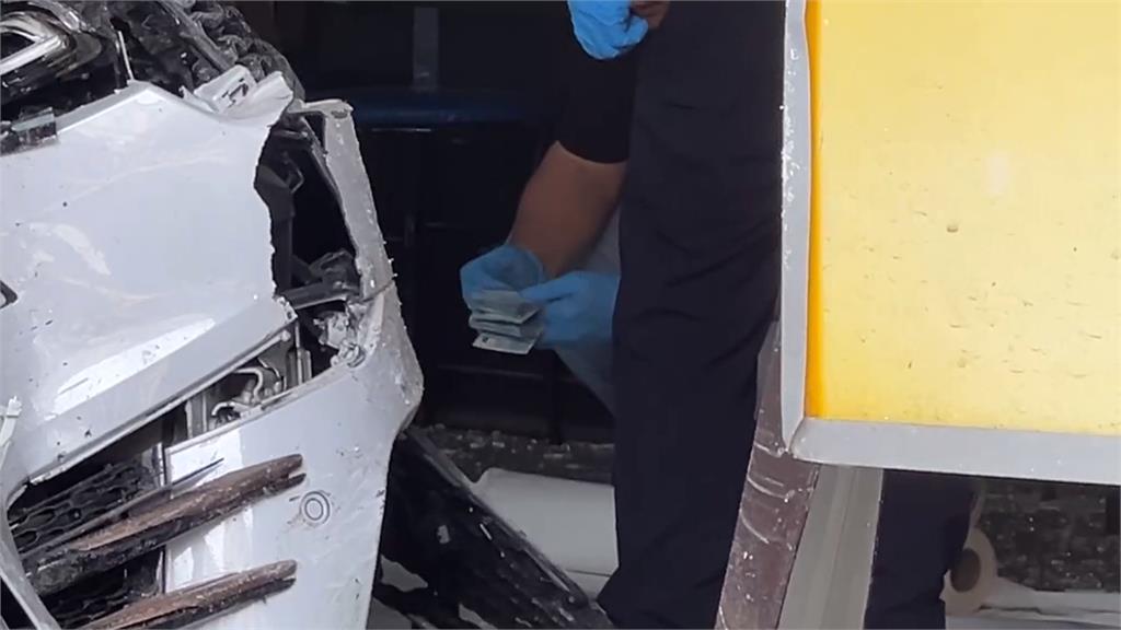 詭!轎車撞進鐵板燒店駕駛身亡 「頸部有刀傷」高大成:不單純