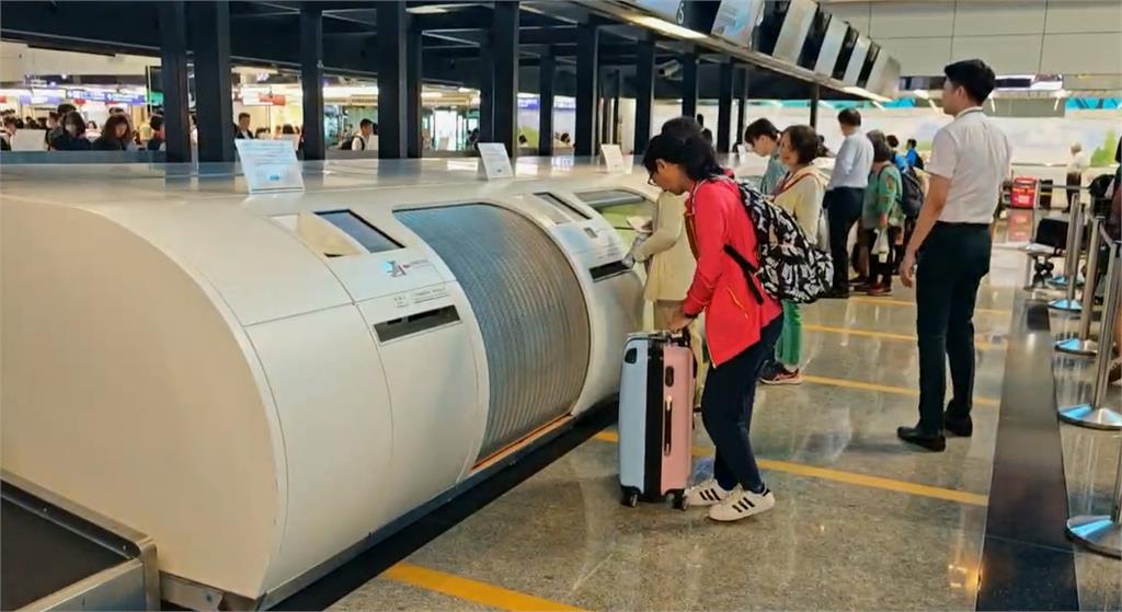 機器吃護照？自助行李托運護照竟「憑空消失」她炸鍋：行程全泡湯