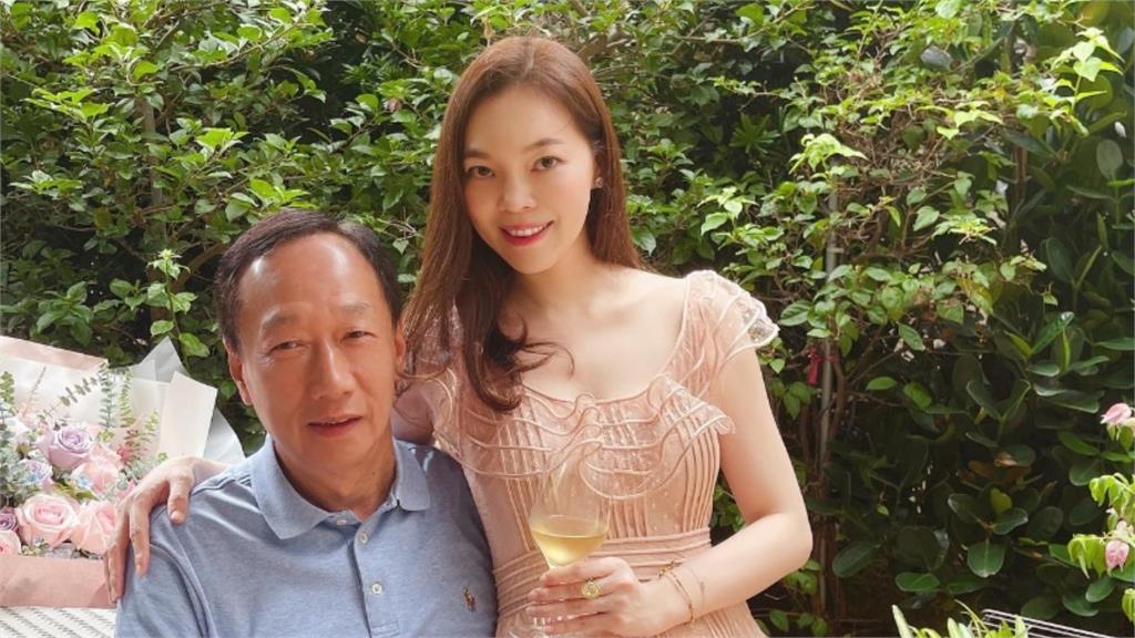 身價千億郭台銘「遭爆密會女球友」！曾馨瑩「18年前1操作」離婚恐拿不到一毛錢