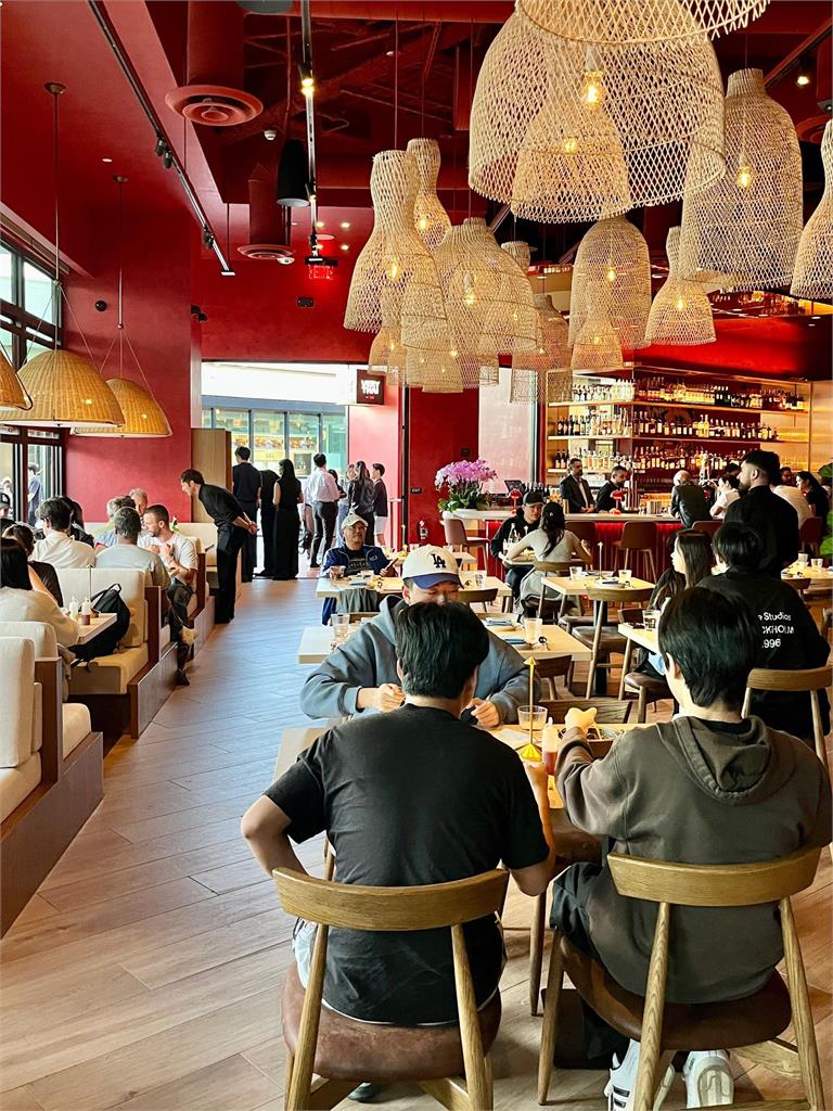 瓦城集團美國首店試營運！ 董事長徐承義親自坐鎮開店