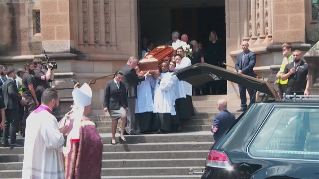 曾被判性侵無罪！　澳洲樞機主教葬禮被示威