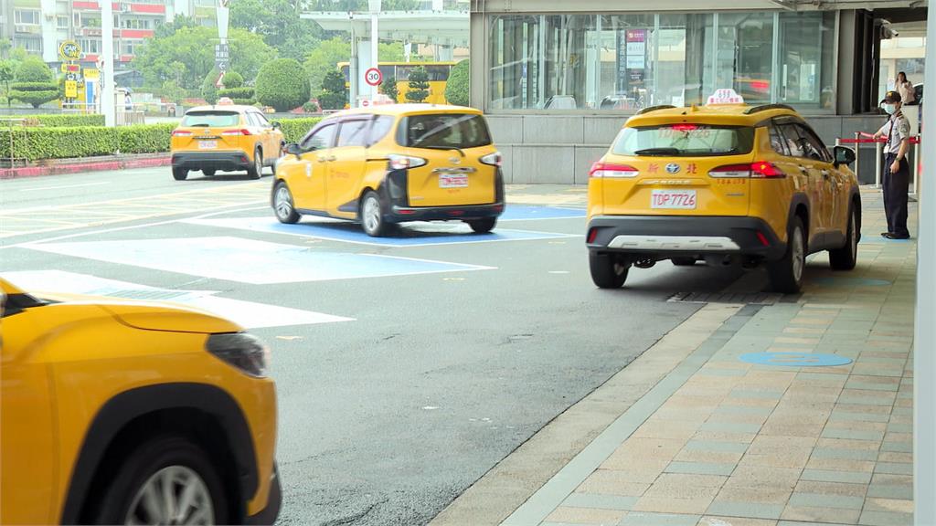 搭乘白牌車有風險別貪小便宜　機場接送透過合法平台才有保障