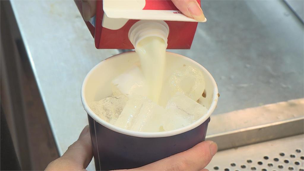 手搖店始祖…以前開「泡沫紅茶店」能賺錢?老顧客揭內幕:直接鈔票當小費