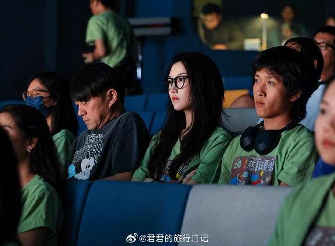 王菲愛女李嫣20歲蛻變太驚人！現身公益活動　神似媽媽的顏值再掀熱議