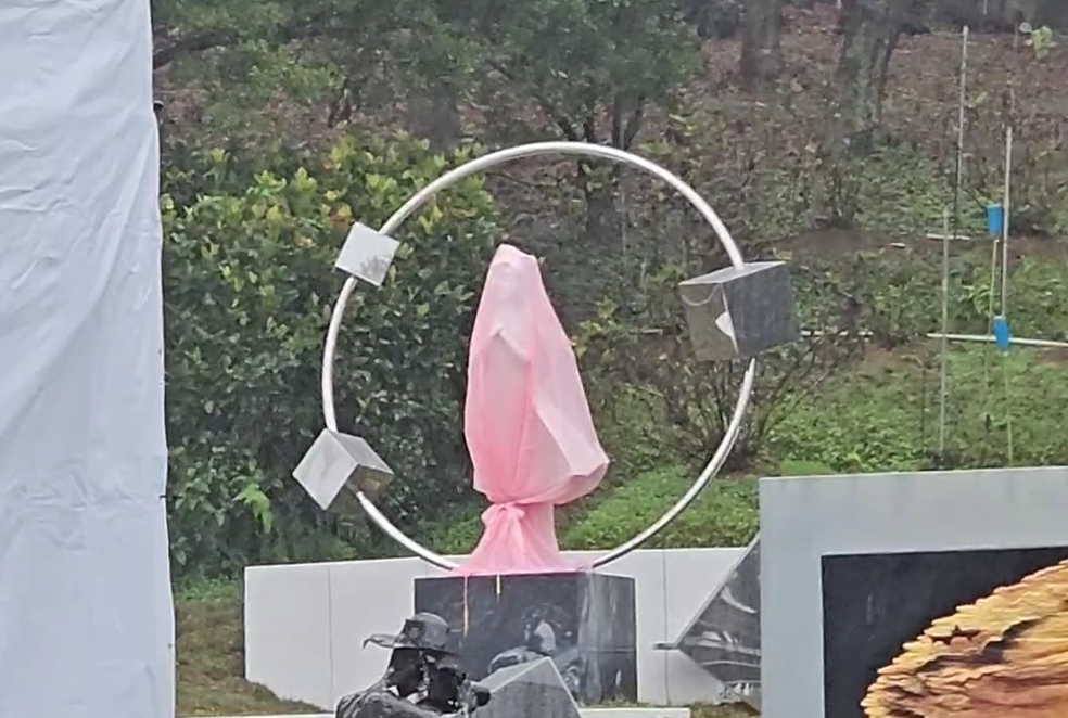 快新聞/具俊曄親自設計!大S紀念雕像今揭幕 S媽低調現身