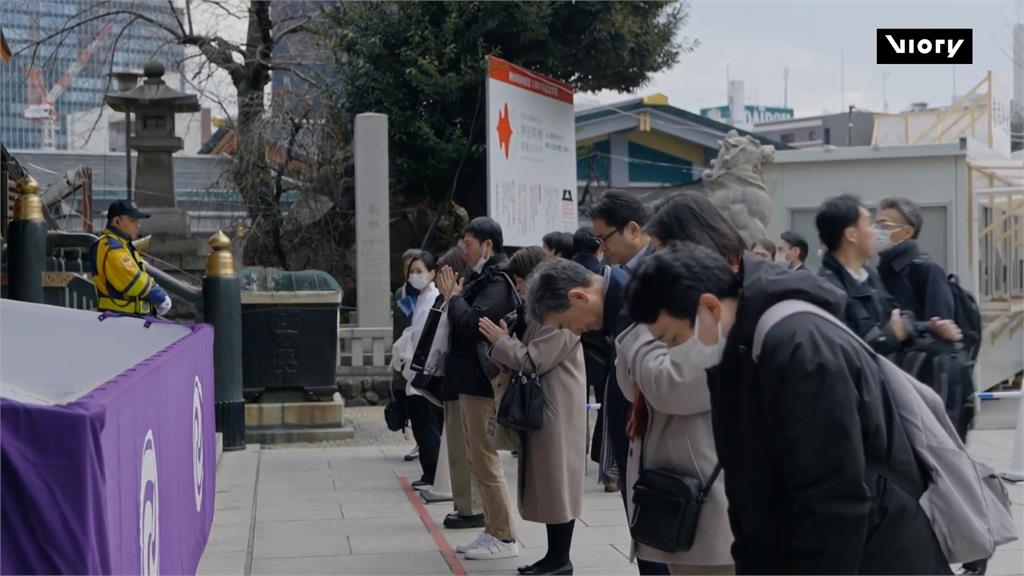 日本災難頻傳　上班族新年開工到神社參拜求好運