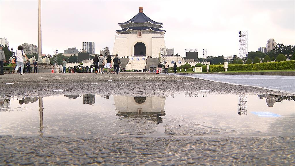 梅雨鋒面快閃母親節！　全台有雨氣溫轉涼