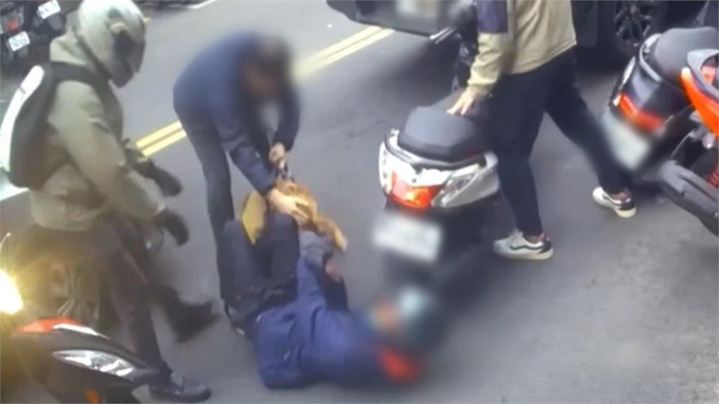 有影/同隻比特犬兩週內二度跳窗咬人 網友暴怒痛罵飼主!動保處:沒入犬隻