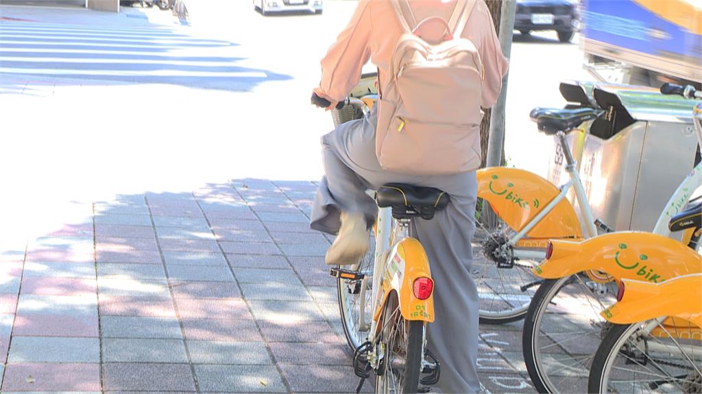 烈日直曬YouBike椅墊溫度高　議員建議租借區加設遮陽棚