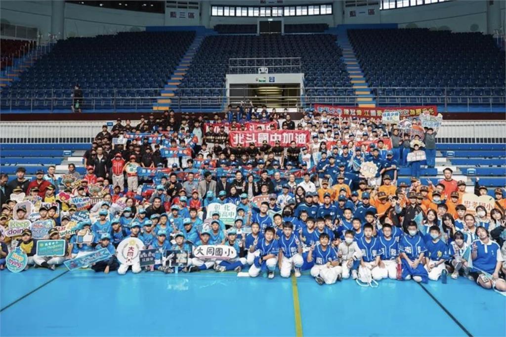 12強賽/台灣英雄江國豪、陳冠偉返彰化 分享奪冠喜悅拚明年球季