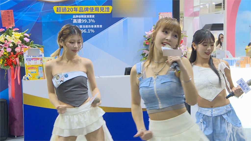 人氣女團「MEME秘密」　擔任一日店長超吸睛