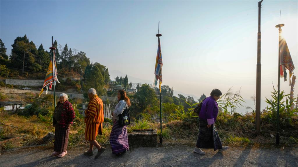 2025最過勞國家「它」每週近54工時…比台灣更血汗還譽「最幸福」國度?