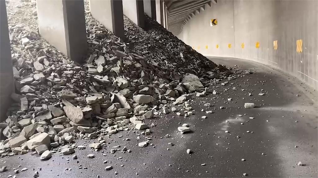 台20線明隧道土石坍方　搶修後單線雙向通車