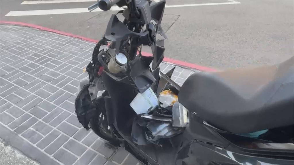 台中執勤救護車、機車碰撞！　女騎士噴飛多處傷送醫