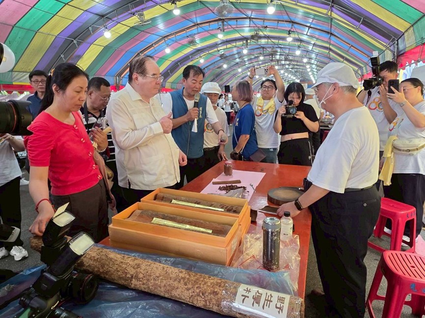 新北市中藥商業同業公會慶賀八十周年!吳鴻貞理事長:神農本草文化節開跑