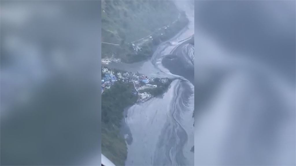 尼泊爾爆發恐怖山洪! 「黑色泥流」沖毀房屋.橋梁