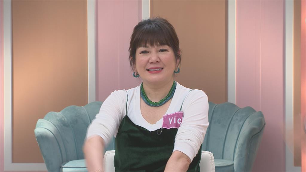 《姊妹亮起來》Vicky捷運站遇警察尾隨！以為想合照卻是嚼口香糖被警告