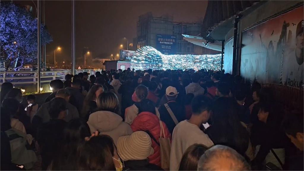 桃園燈會人潮爆滿! 機捷出站步行要30分鐘