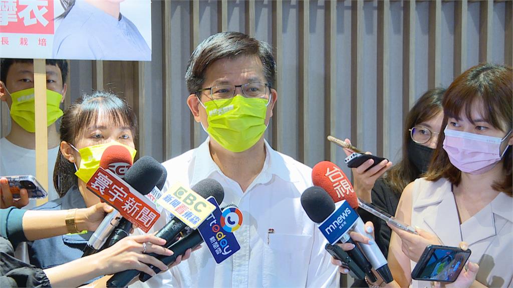 侯友宜博士學位聲明大戰! 何博文再提3大疑點