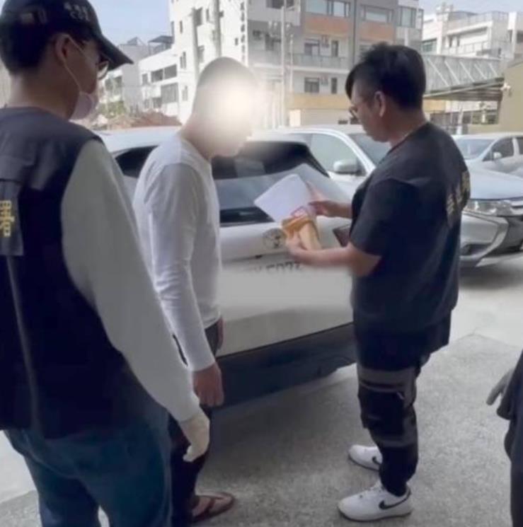 快新聞／大批中共疫苗驚傳「險入侵台灣」！竟偽裝成1物強闖海關　政府擋下了