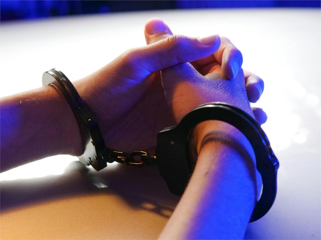 少年車手被逮判賠375萬!父母甩鍋「賠不起」:去找詐團首腦要