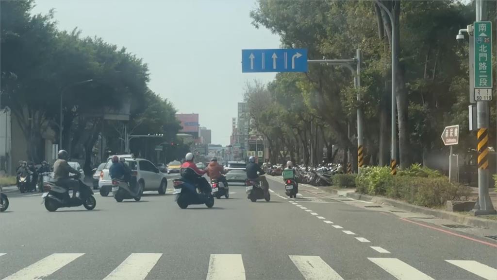 台南機車族注意! 「取消兩段式左轉」下半年有望全市解放