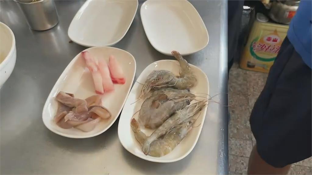 蝦爆!6隻蝦+小坨意麵竟要價150元 民眾怒