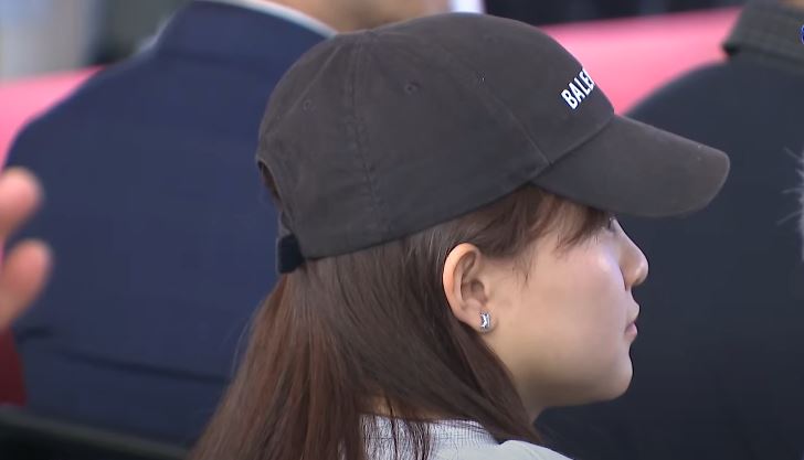 台灣之光"麟洋路"揭牌了! 王齊麟未婚妻"十元"跟緊緊