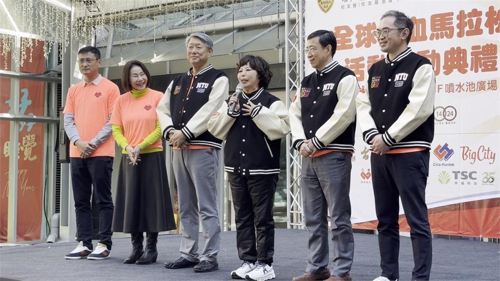 前經濟部長郭智輝現身捐血活動　B肝帶原捐不了捐贈品