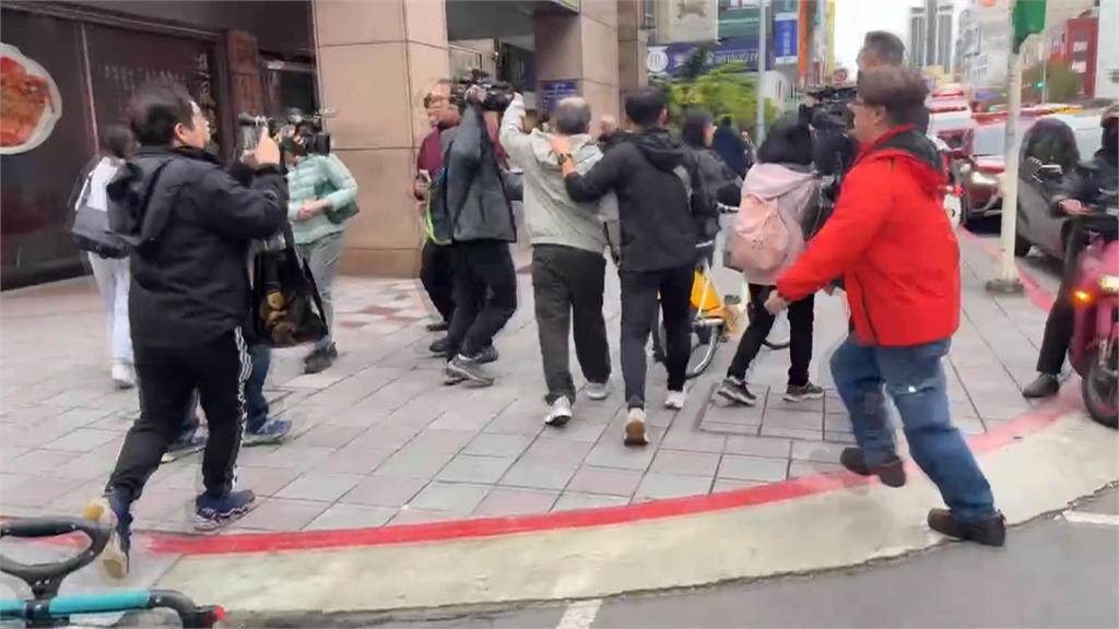 三立採訪車暴衝銀行！　67歲肇事駕駛「重傷害」移送北檢