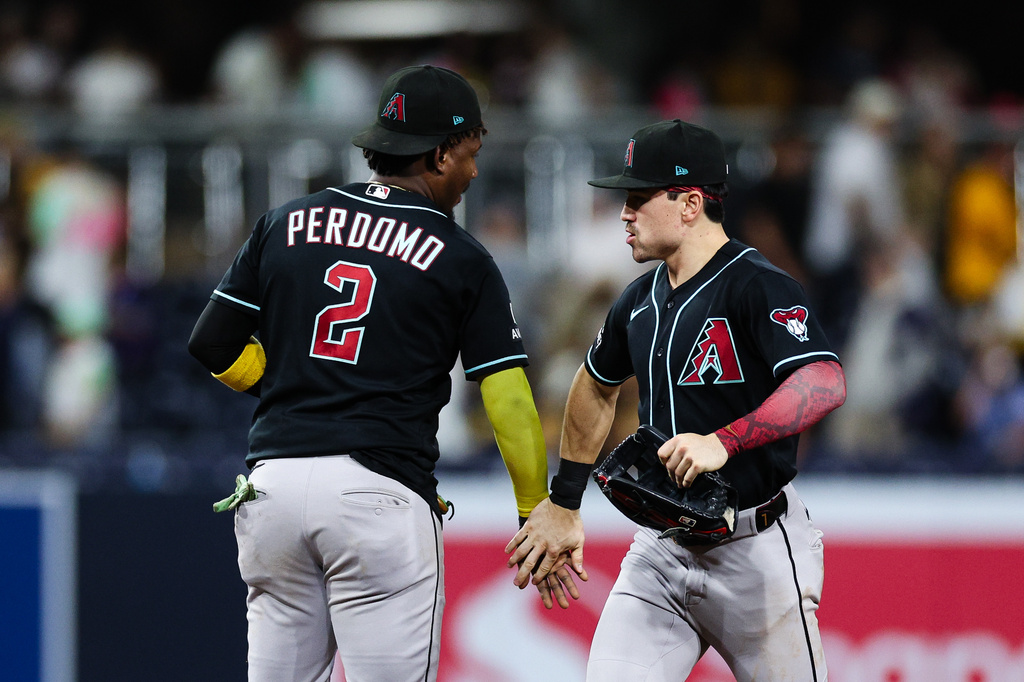 MLB(影)／罕見背靠背三壘安打！佩多摩、卡洛爾腳踩風火輪　響尾蛇九下追平道奇