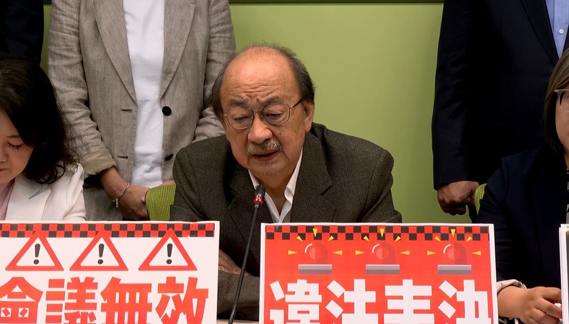 敲斷枴杖砸傷徐巧芯!柯建銘:不滿藍白違法亂紀在先