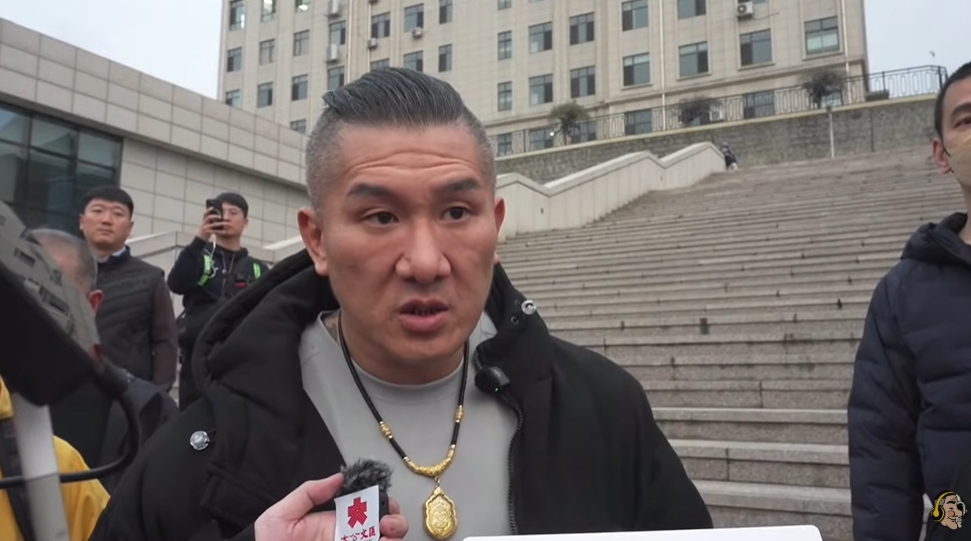 館長赴中高喊「我們都是中國人」!怒嗆台男「閃兵軟腳蝦」:羨慕對岸經濟治安好