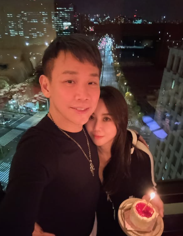陶喆曬「嫩妻嬌羞依偎照」獻祝福!再曝老婆「超樸實生日願望」