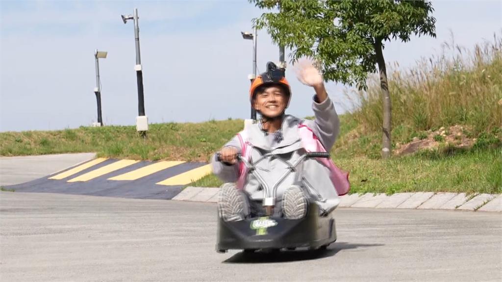 阿翔籃籃化身導遊帶團飛韓國 楊繡惠懼高看天空狂翻白眼