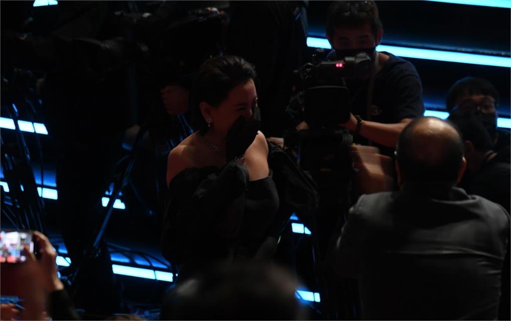 57金鐘/史無前例!陳亞蘭成首位女星奪最佳男主角 獲視帝台上爆哭