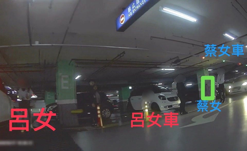 高雄女走春逛百貨遇「人肉占位」畫面曝!她制止遭「扯髮、踹下體流血」逾10分鐘