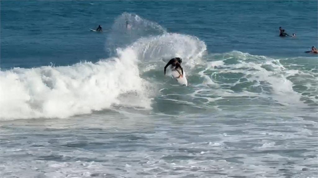 高手齊聚!台灣國際衝浪公開賽熱血登場 嗨翻台東金樽漁港