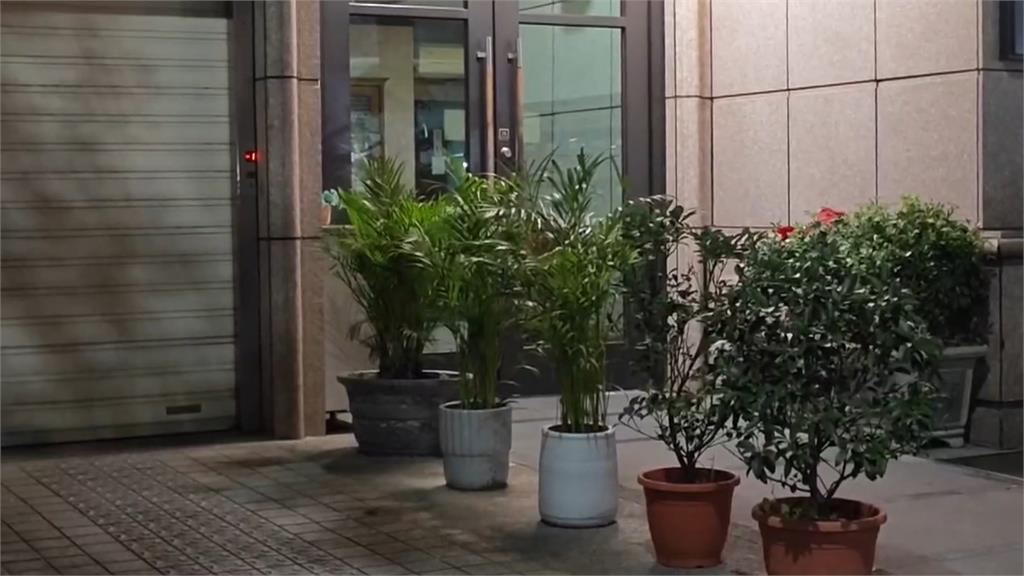 三重恐怖情殺1死2傷! 男埋伏砍傷前任姊妹 畏罪墜樓亡