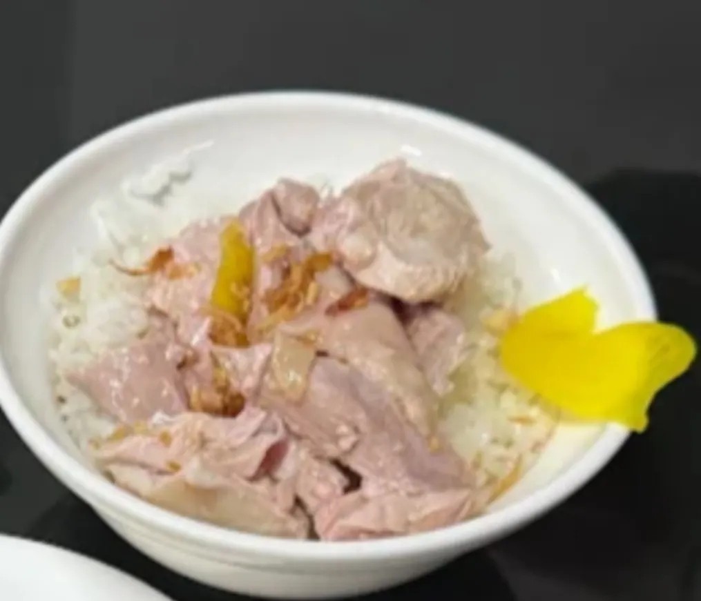 嘉義吃火雞肉飯疑「肉片沒熟」　11人集體腹瀉　老闆出面喊冤