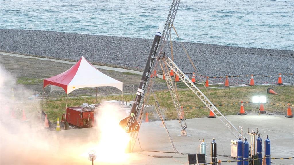 陽明交大太空所師生　把火箭送上天空！ 