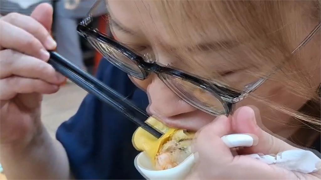 黃金蝦水餃一顆33元！　咬開只有一小塊蝦仁