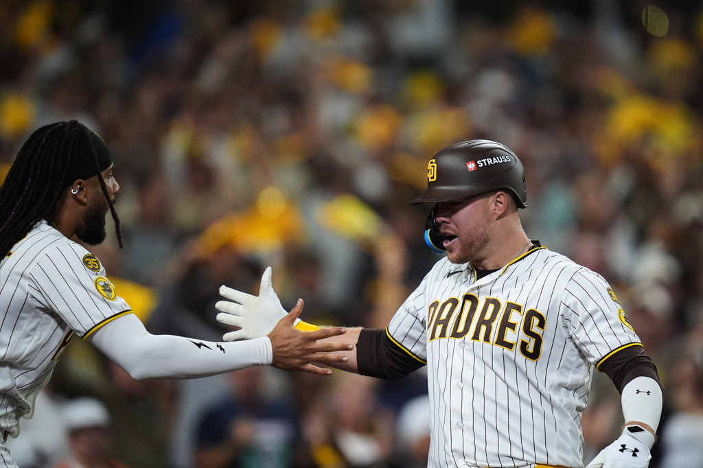 MLB(影)／穿走路靴也能當英雄！「Ho-ly Sheets」炸裂教士橫掃小熊