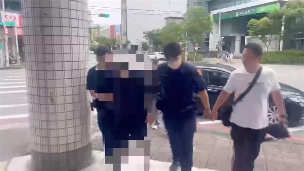開車逆向險撞車輛　駕駛拒盤查衝撞警車逃逸