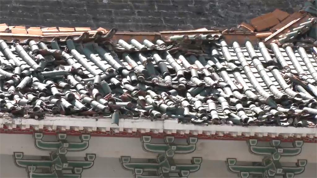 故宮研究大樓屋頂瓦片崩落「禿頭」　故宮：拚一個月內修繕完畢