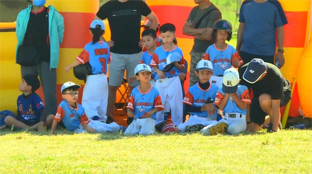 迷你棒球秋季大賽登場　U8、U10共20支隊伍參賽親子同樂
