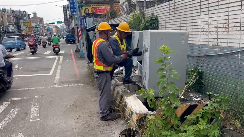 桃園重大車禍!砂石車撞客運波及變電箱 釀6傷、逾5百戶停電