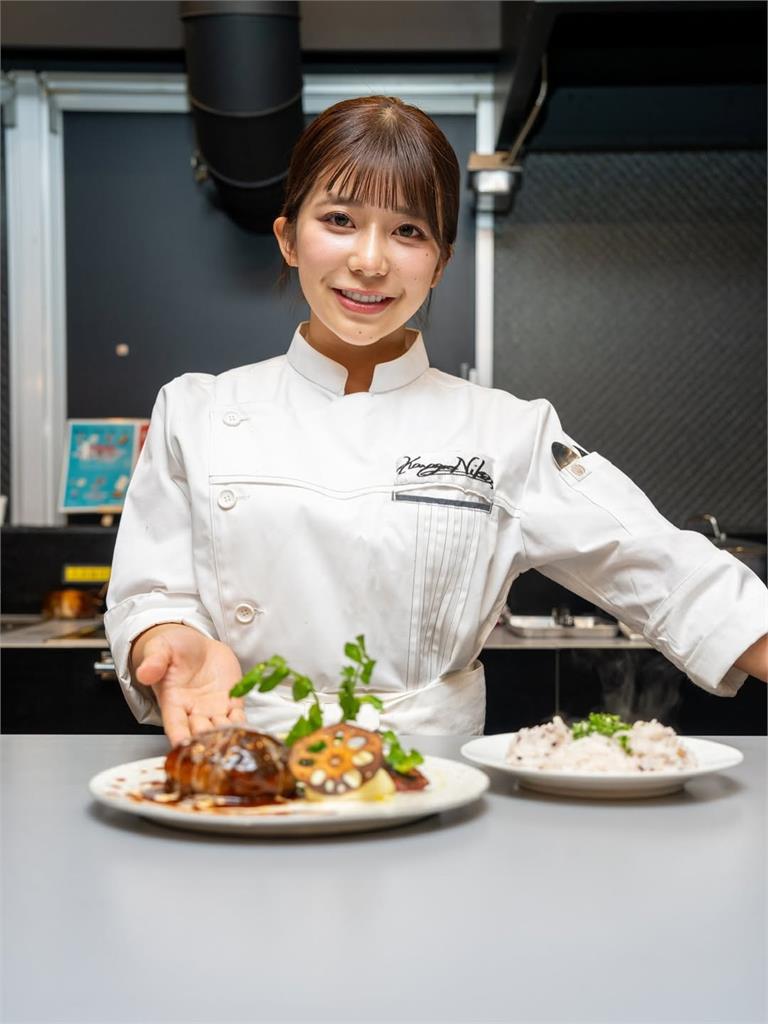 22歲暗黑界女星川越仁子轉職當廚師?親授料理課「4萬一堂」網友搶破頭