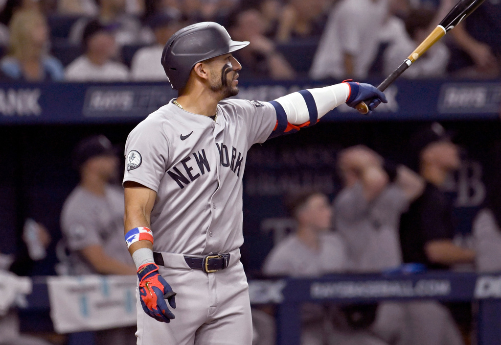 MLB(影)／面對老東家毫不手軟！卡巴耶羅雙響砲霸氣甩棒「拉弓射箭」嗨翻全場