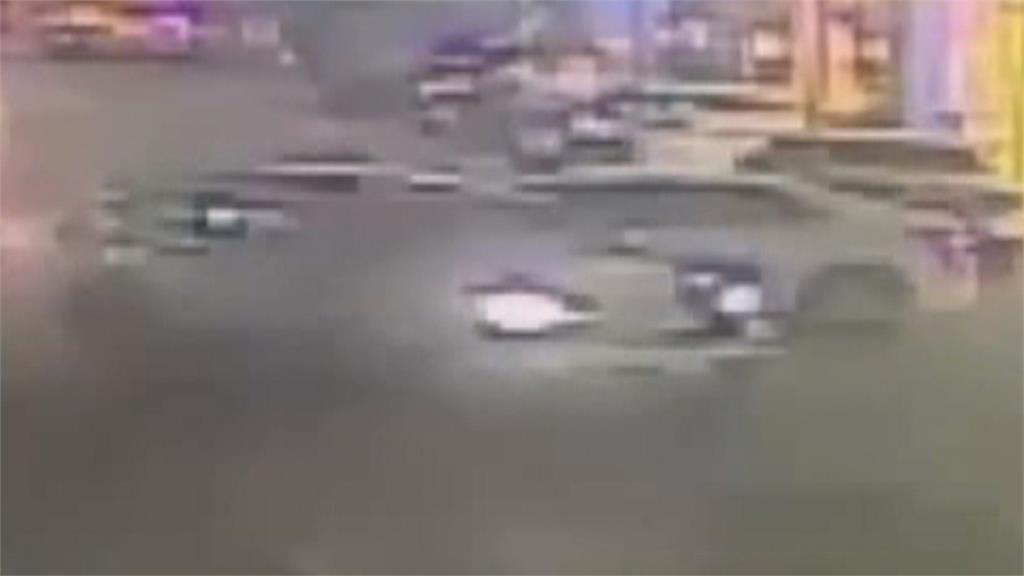 驚悚！　雲林休旅車失控撞店家　4人門口閒聊遭撞